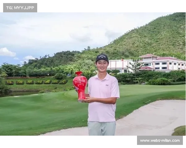 许赢携业余冠军荣耀转职业 首秀亮相华美麓湖引人关注